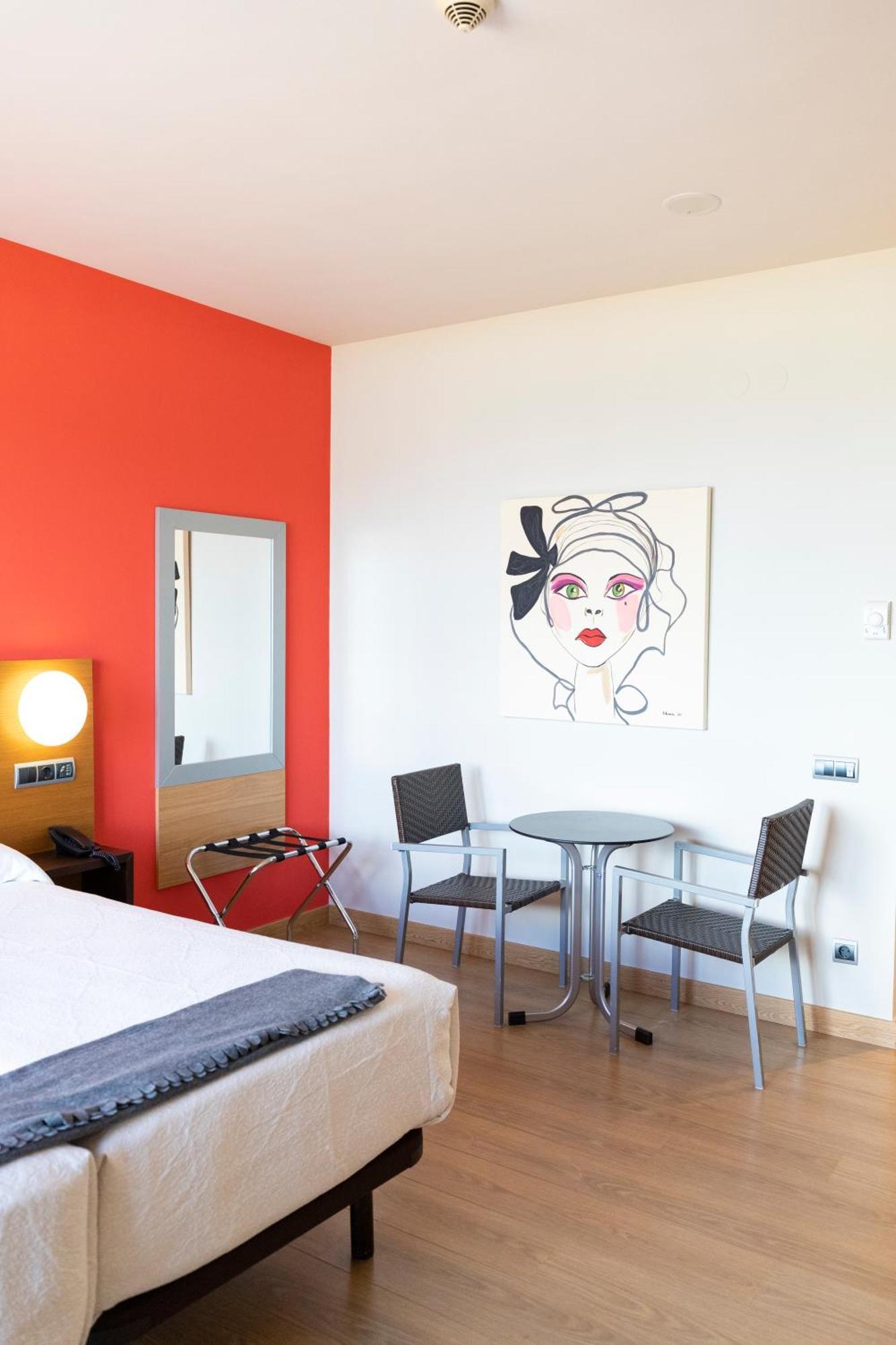 Hotel Maritimo Ris Con Garaje Noja Bagian luar foto