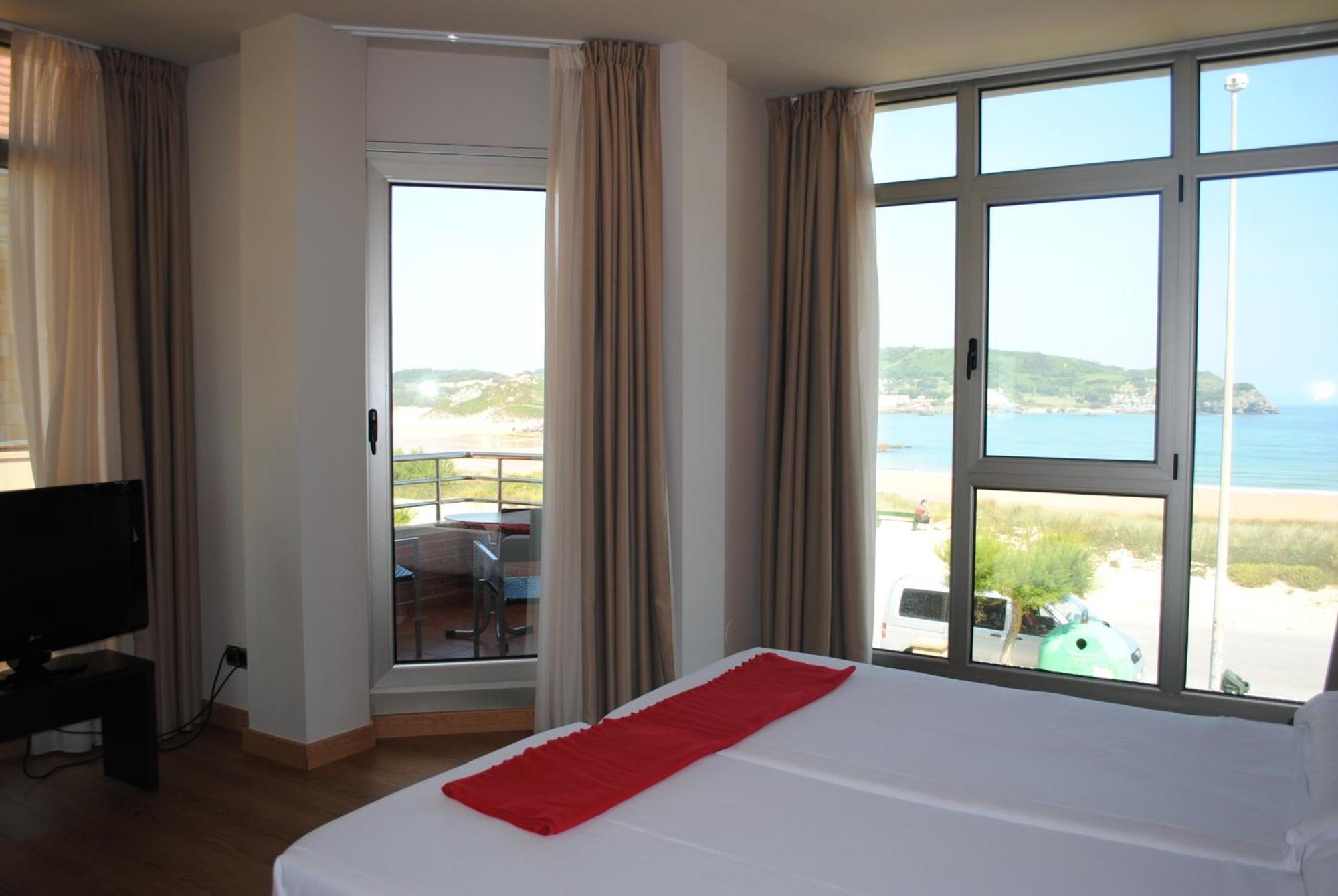 Hotel Maritimo Ris Con Garaje Noja Ruang foto